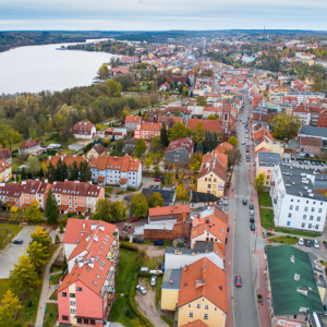 Mragowo, panorama miasta z lotu ptaka. EU, pl, warm-maz. Lotnicze